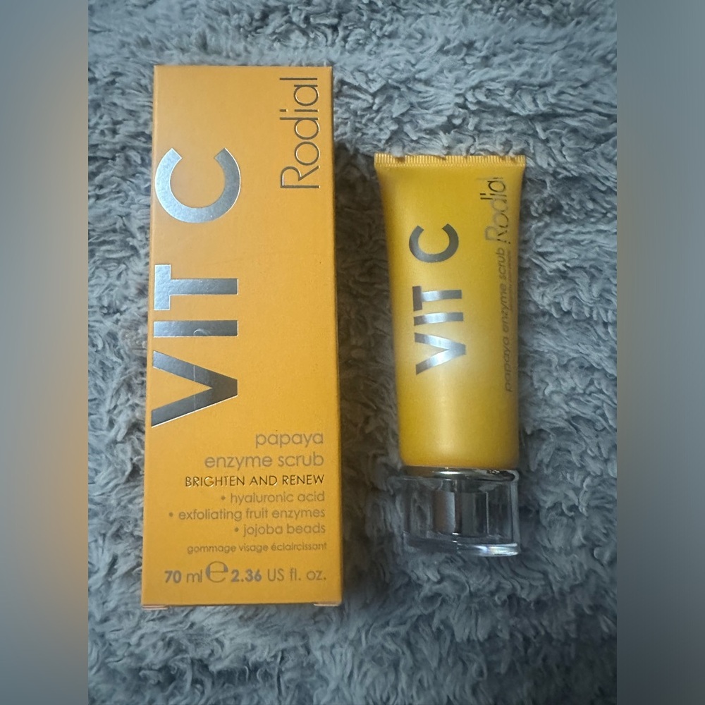 Rodial vit c scrub